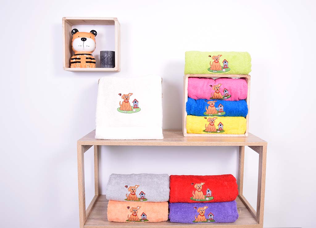 Serviette pour enfant brodée chiot 