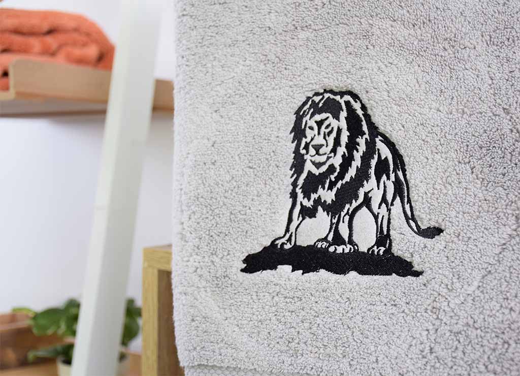 Linge de bain broderie Lion