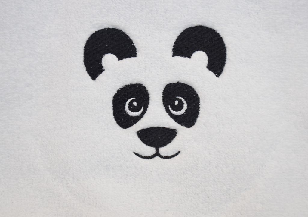Bavoir à lacets brodé avec son motif panda