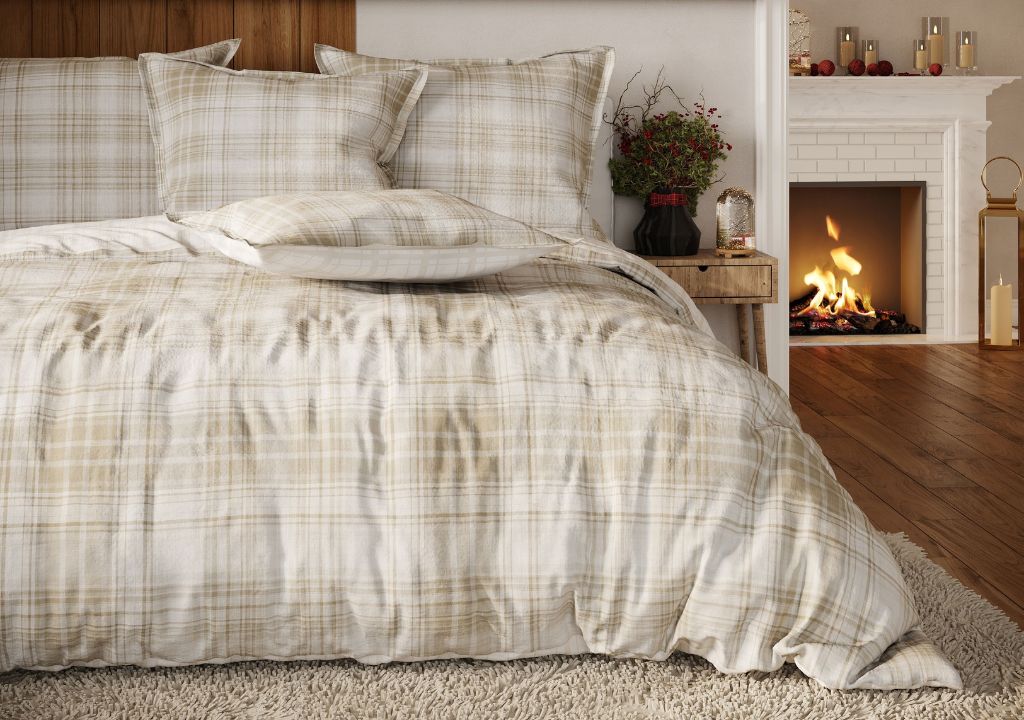 Housse de couette en flanelle avec ses 2 taies d'oreiller aux couleurs beige
