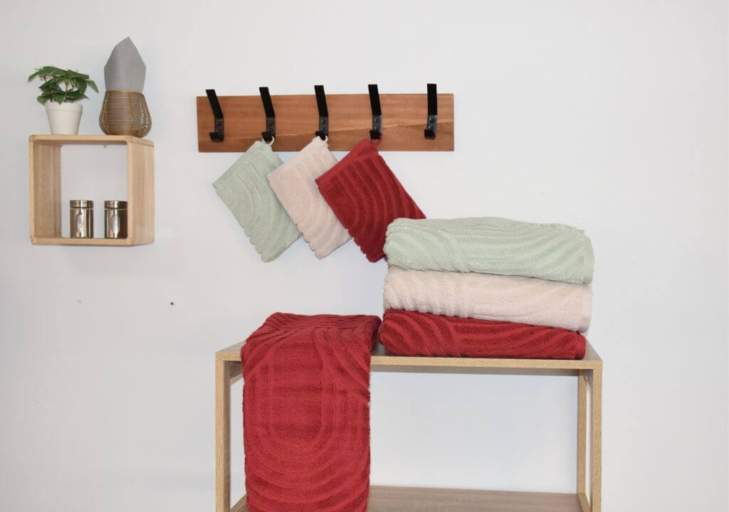 linge-de-bain-serviette-rouge-arc